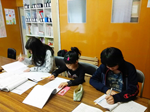 体験から感じ、学習することを大切にしています。
